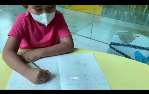 Students at Phonics World Indonesia engaging in interactive phonics-based English learning activities. Students at Phonics World Indonesia engaging in interactive phonics-based English learning activities.